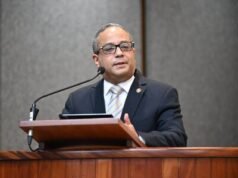 Napoleón Estévez Lavandier promueve educación constitucional PUCMM