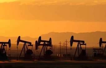 El petróleo de Texas repunta más de un 4 %