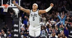 Suns tumban a Warriors y pasan con Magic a playoffs de la NBA