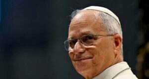 Papa León advierte que la IA daña las relaciones humanas