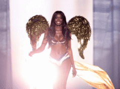 Paso de Andreína Martínez por el Victoria's Secret Fashion Show 2026