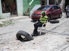 Peligroso hoyo amenaza a residentes en Villa Duarte
