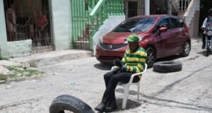 Peligroso hoyo amenaza a residentes en Villa Duarte