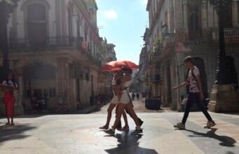 EE. UU. ofrece ayuda humanitaria de US$100 millones a Cuba