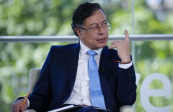 Petro convoca manifestación el 1 de mayo contra alza de intereses