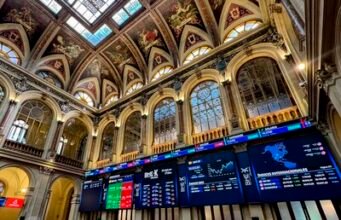 Petróleo cae por debajo de los US$80 ante expectativas con Ormuz