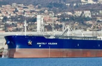 Un petrolero ruso con 740,000 barriles de crudo está camino a Cuba