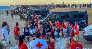 Playa del Trampolín de Ceuta, campamento con 1,500 migrantes