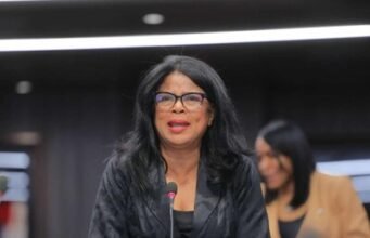 Proyecto de ley propone limitar el arte con contenido sexual