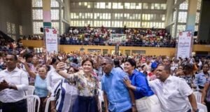 Raquel Peña encabeza jornada de madres que sostienen en Barahona