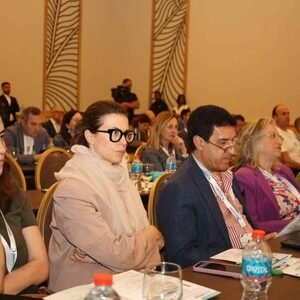 Realizan convención sobre la salud visual en el país