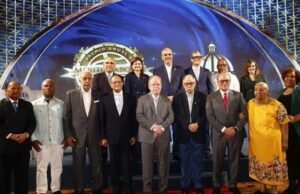 Reconocen a empresarios y sindicalistas por aportes al sector laboral