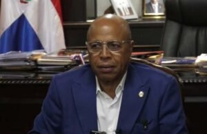 Pacheco expone argumentos sobre proyecto de enseñar creole