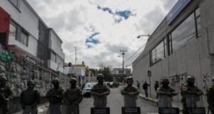 Seis jóvenes son asesinados en ataque armado en Ecuador hoy