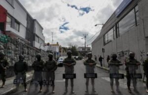 Seis jóvenes son asesinados en ataque armado en Ecuador hoy