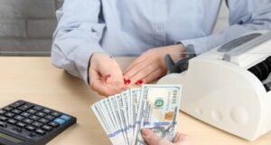 Remesas suben 10.6 % y respaldan apreciación del peso dominicano