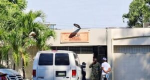 Muere hombre quemado por su hermano en Santiago