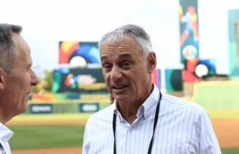 Rob Manfred cree que el Clásico se podría jugar a mitad de temporada