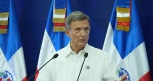 Abinader condecorará al excanciller Roberto Álvarez
