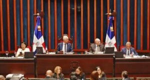 Cambios propuestos al Código Penal no castigan ultraje a funcionarios