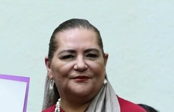 Sheinbaum respalda renuncia de presidenta del INE