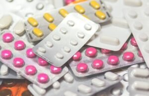 Mujer lleva un año esperando un medicamento de alto costo