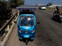 Triciclos eléctricos con panel solar: la inventiva en Cuba
