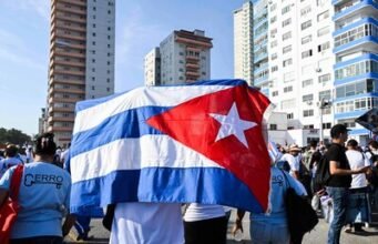 Trump impone sanciones a Cuba y amenaza con intervención militar