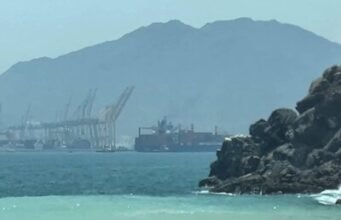 Trump restablece cerco naval a Irán y dice que cobrará 20 %