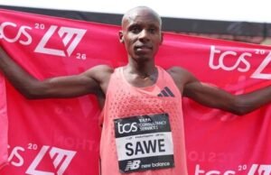Un keniano bate récord mundial maratón en Londres