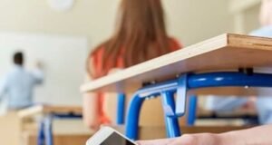 Uso de celulares en escuelas bajo la Orden Departamental 011-2026