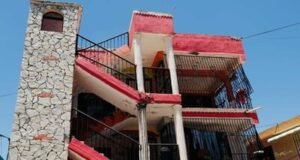 Vecinos defienden a mujer acusada de matar a su hija en San Cristóbal