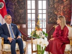 Abinader sostiene reunión bilateral con Laura Fernández Delgado
