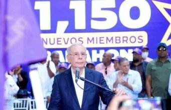PLD: Danilo Medina llama a votar en la consulta de octubre