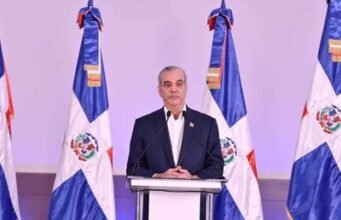 Abinader ante quejas por comercio chino: todos tiene que cumplir ley
