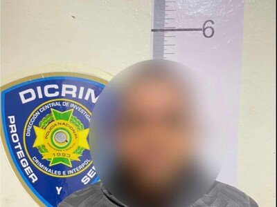 Detienen hombre acusado de sustraer prendas y dinero de residencia