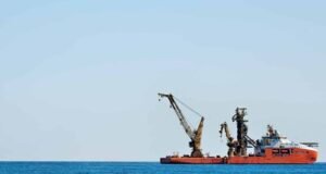 Petróleo alcanza su nivel más alto desde el 2022, por la guerra