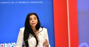 Yeni Berenice agradece solidaridad tras muerte de su padre