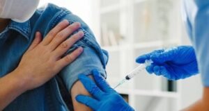 OMS advierte de impacto desinformación en confianza en vacunas